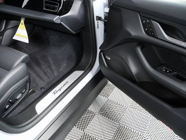 New 2026 Porsche Taycan image 28