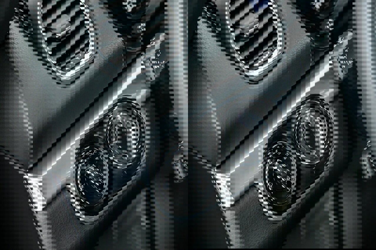 Used 2024 Porsche 718 Cayman image 23