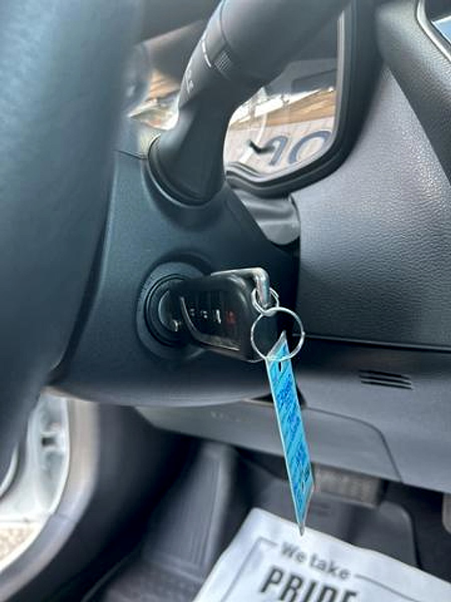 Used 2022 Toyota Corolla LE image 15