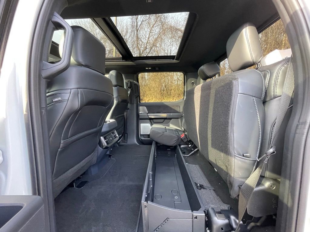 Used 2026 Ford F350 Platinum w/ FX4 Off-Road Package image 30