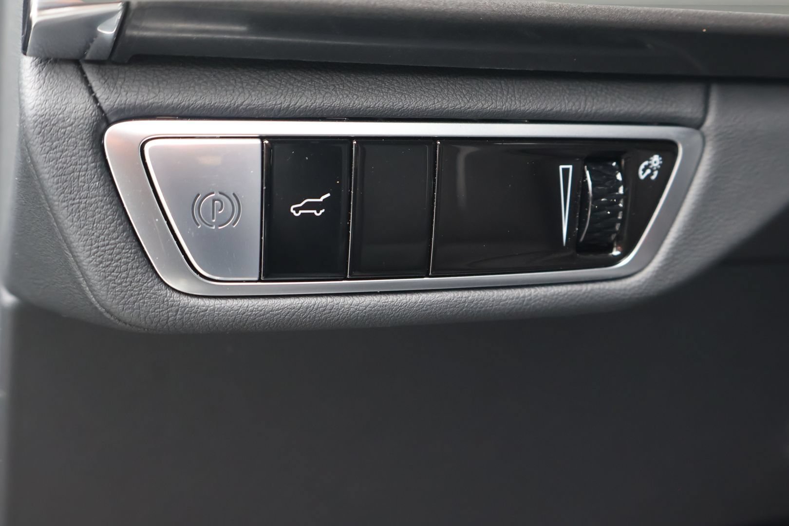 Certified 2026 Cadillac Vistiq Luxury AWD/4WD image 21