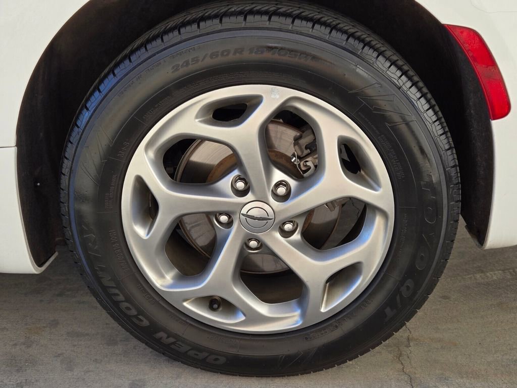 Used 2022 Chrysler Pacifica Limited image 9