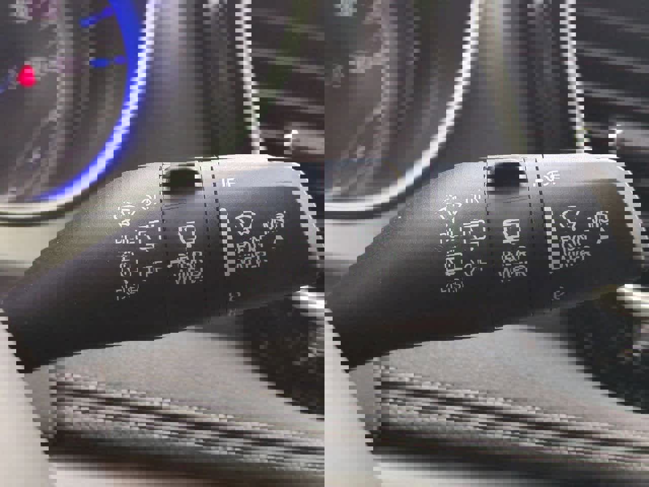 Used 2024 Chrysler Pacifica Touring-L w/ Road Tripper Package image 27