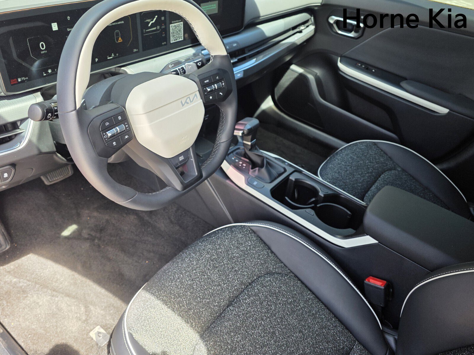 New 2025 Kia K4 GT-Line w/ GT-Line Sunroof Package image 12