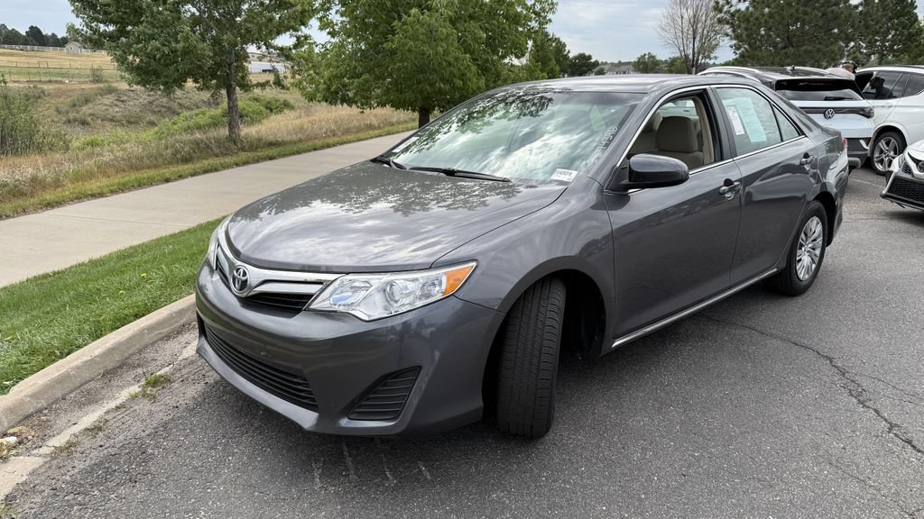 Used 2014 Toyota Camry LE FWD image 2