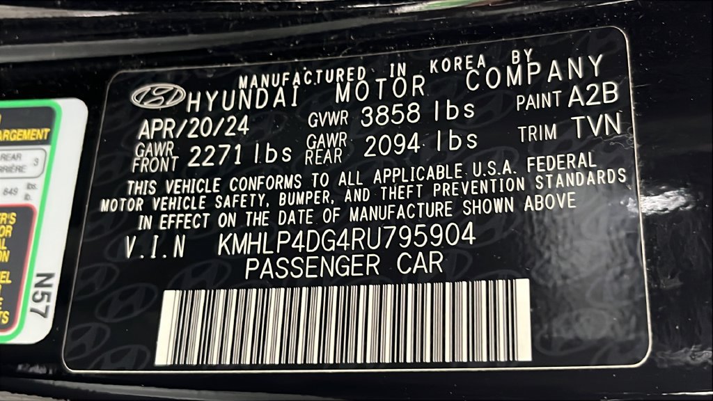 Used 2024 Hyundai Elantra Limited FWD image 43