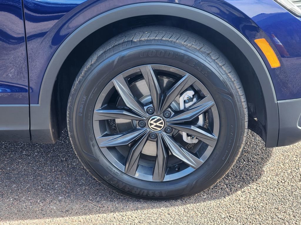 Used 2024 Volkswagen Tiguan SE w/ MDO Package, Two-Row image 29