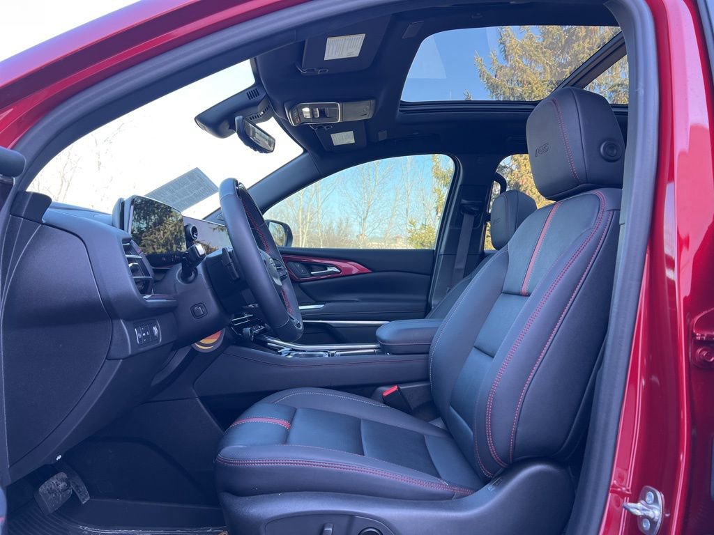 Used 2024 Chevrolet Traverse RS w/ LPO, Floor Liner Package image 13