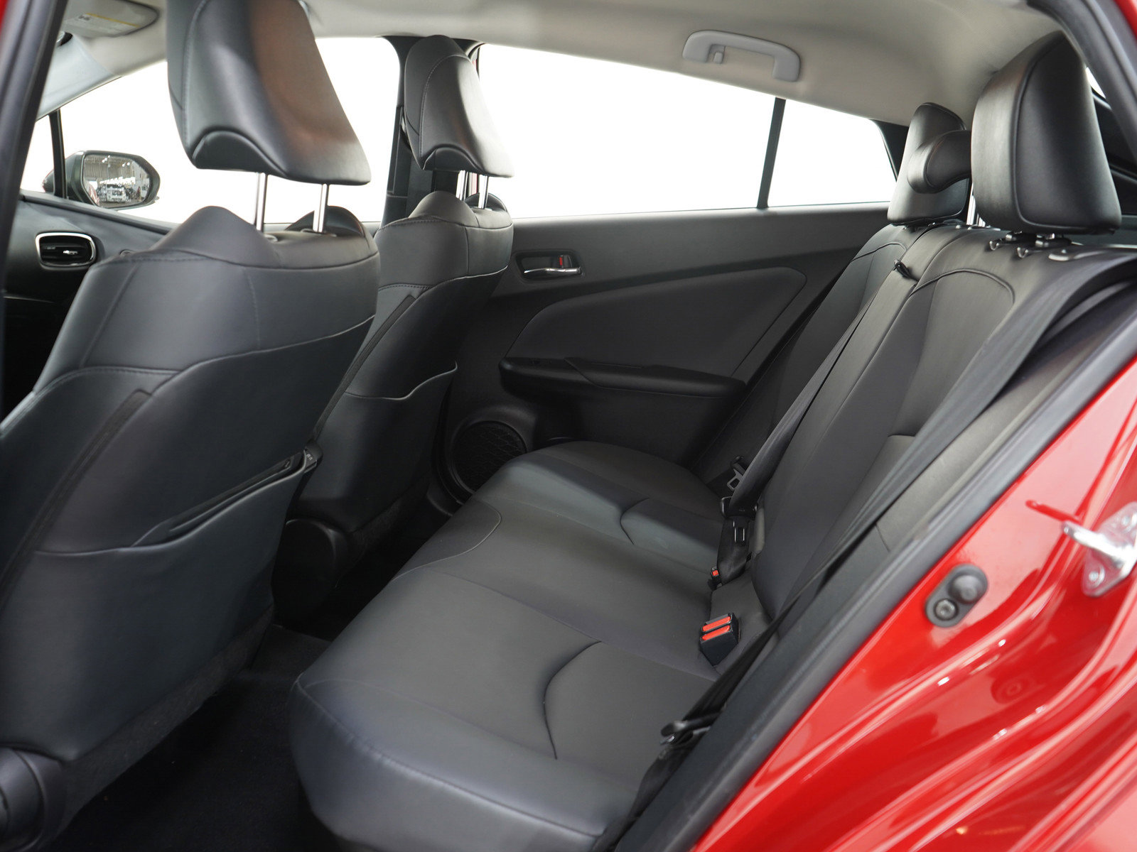 Used 2021 Toyota Prius XLE AWD/4WD image 17