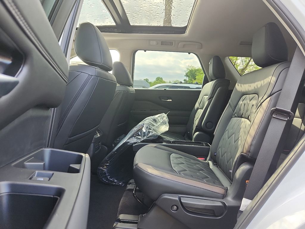 New 2026 Nissan Pathfinder Platinum AWD/4WD image 5