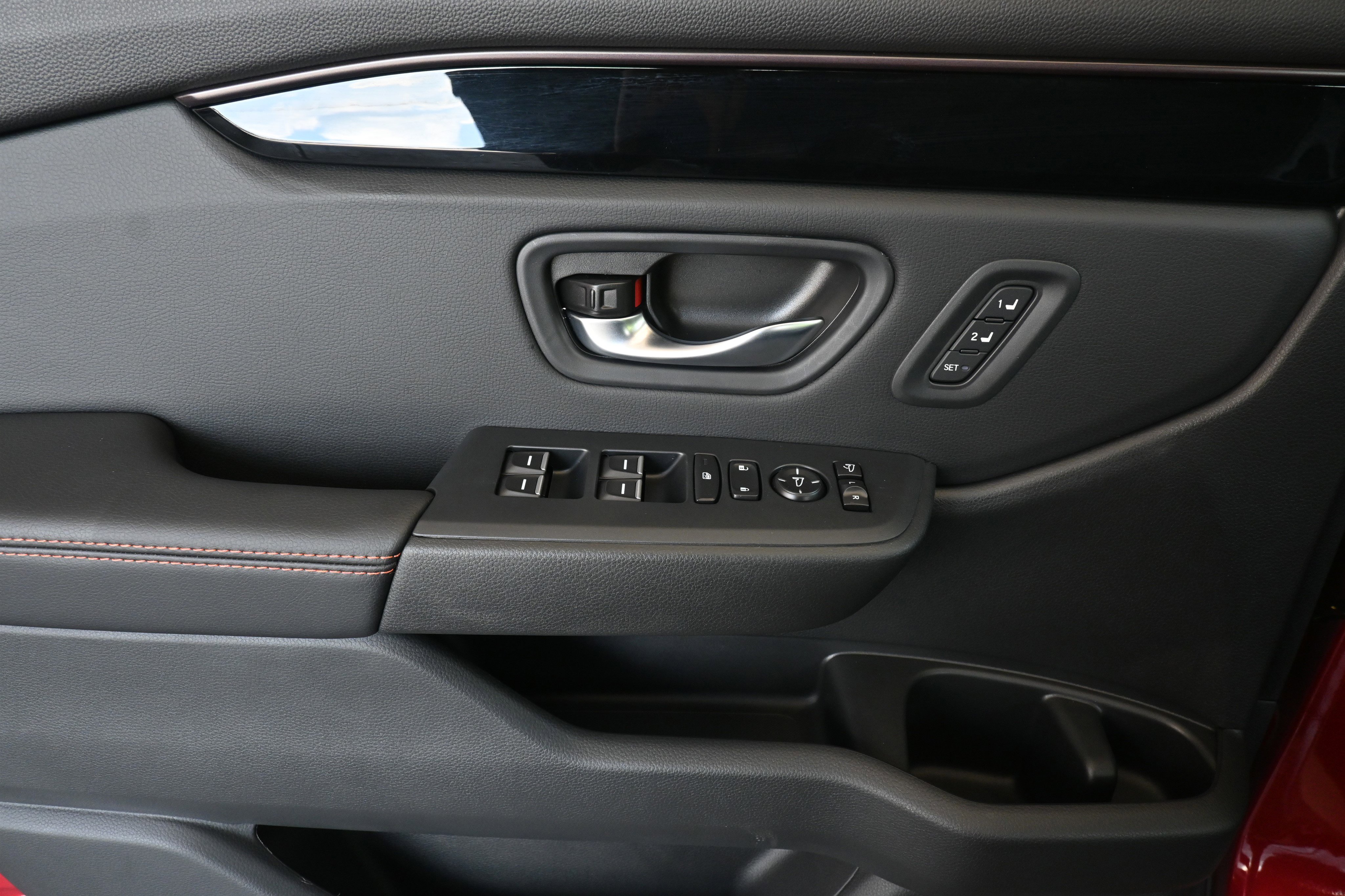 Used 2025 Honda Pilot TrailSport image 16