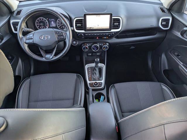 Used 2022 Hyundai Venue Limited image 18