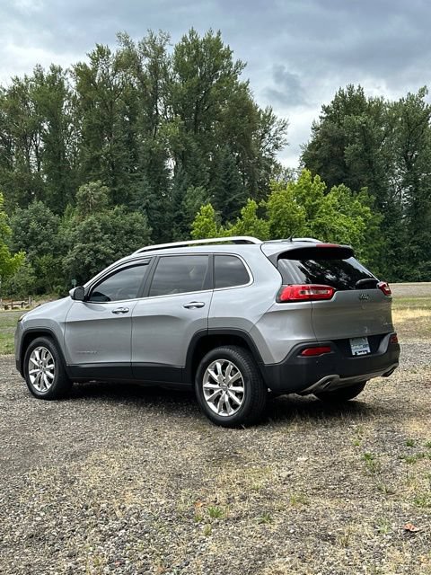 Used 2014 Jeep Cherokee Limited w/ Technology Group FWD image 7