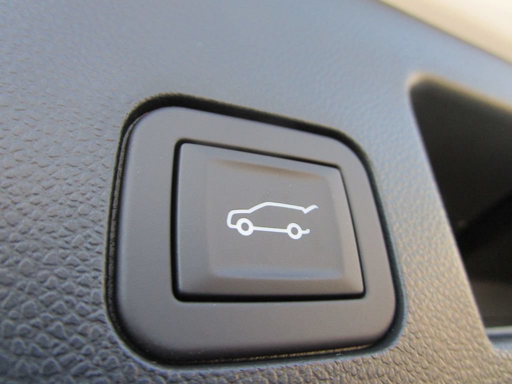 New 2027 GMC Terrain Elevation w/ Elevation Premium Package FWD image 17