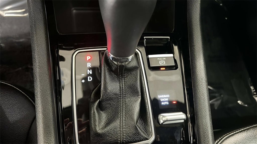 Used 2024 Jeep Compass Limited image 23