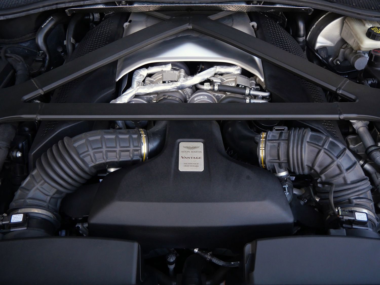 Used 2020 Aston Martin V8 Vantage Coupe RWD image 24