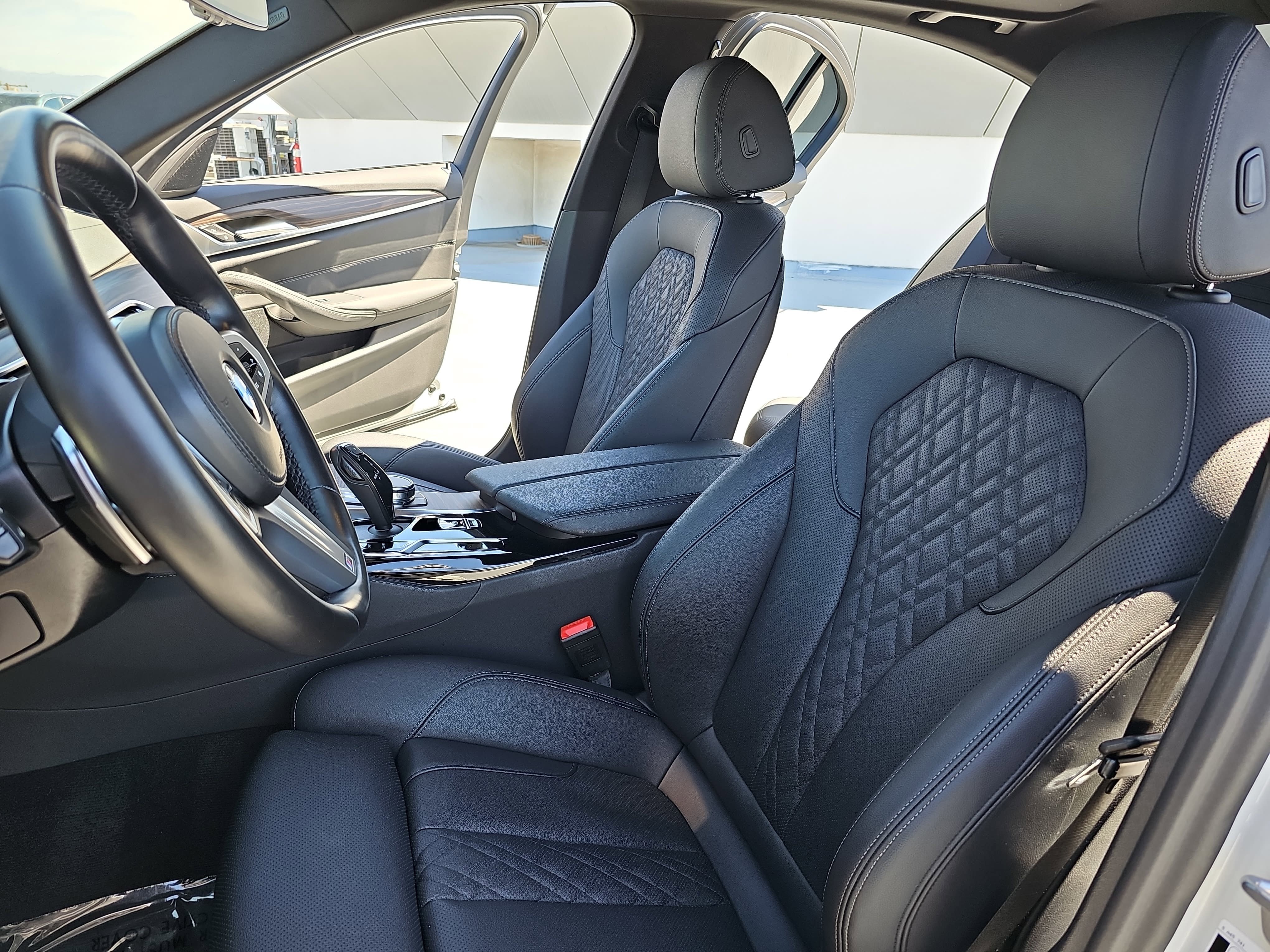 Used 2023 BMW 540i w/ M Sport Package RWD image 15