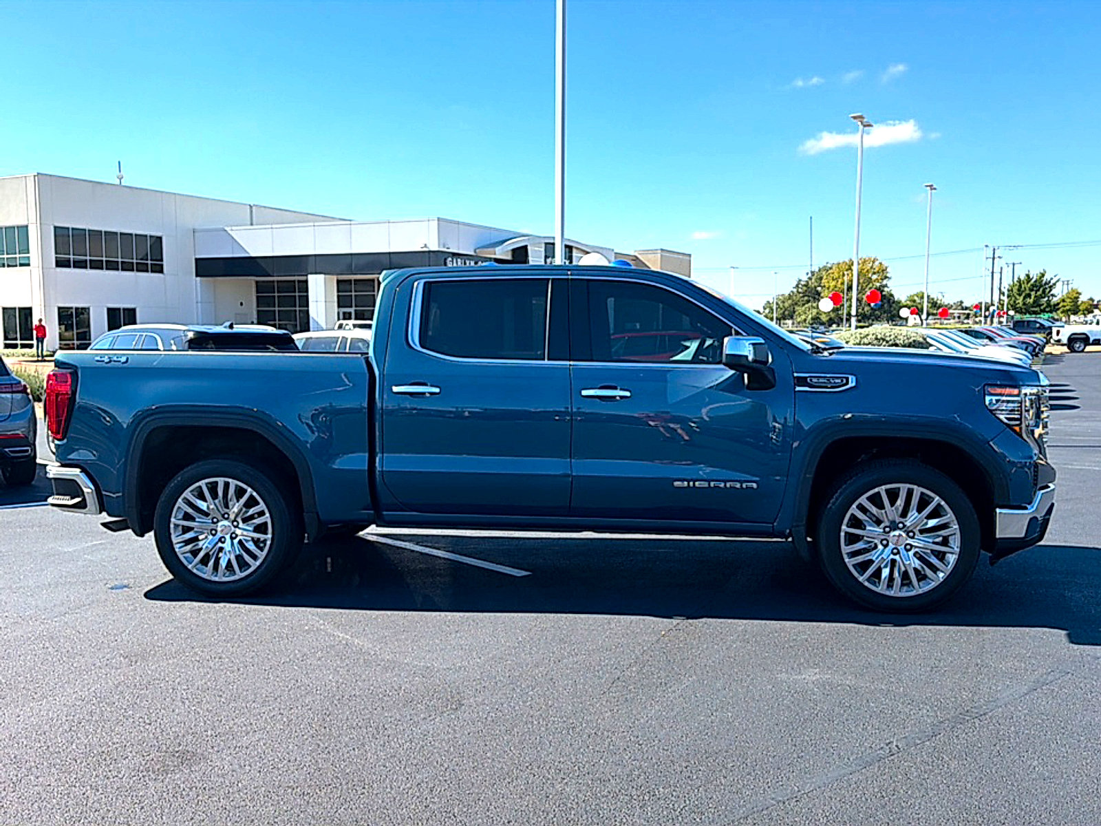 Used 2024 GMC Sierra 1500 SLT AWD/4WD image 9