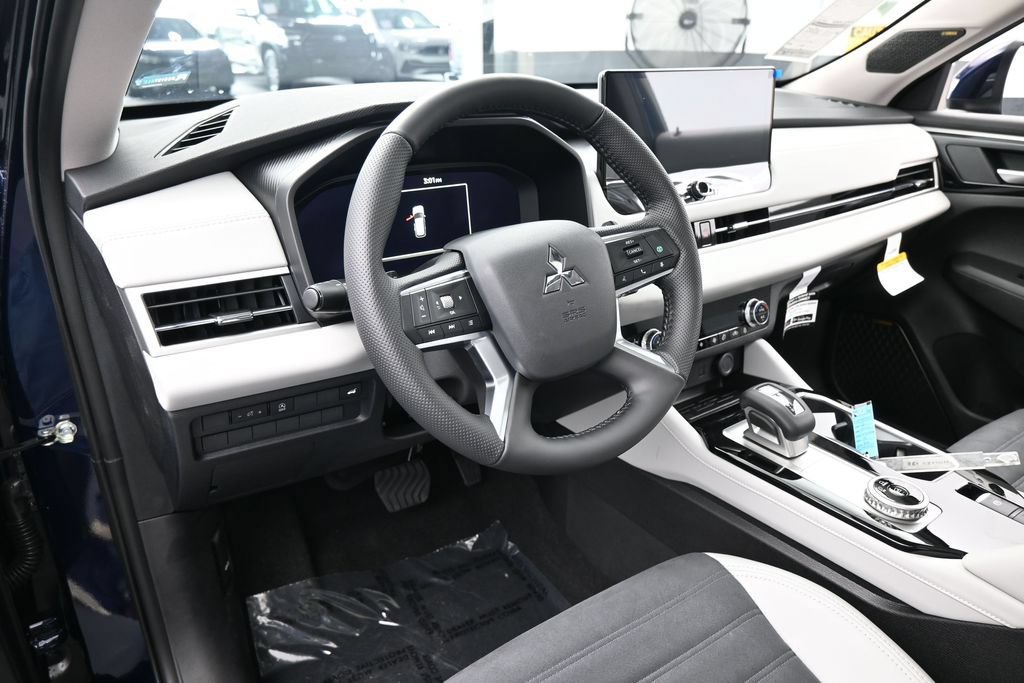 New 2026 Mitsubishi Outlander SE FWD image 12