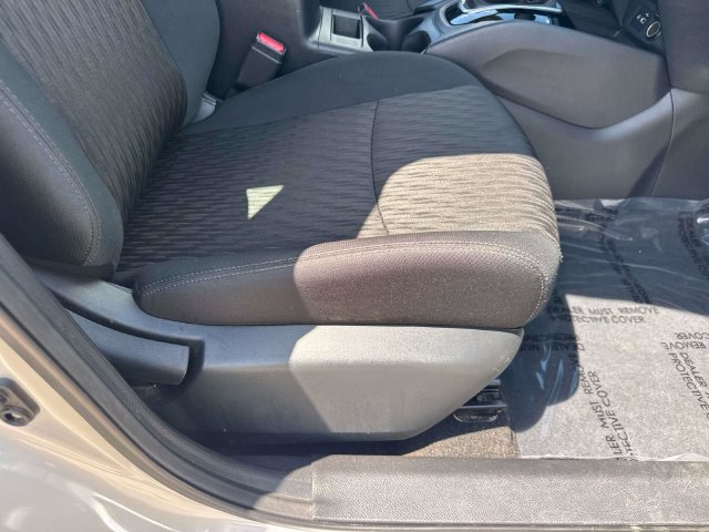 Used 2019 Nissan Rogue S FWD image 16