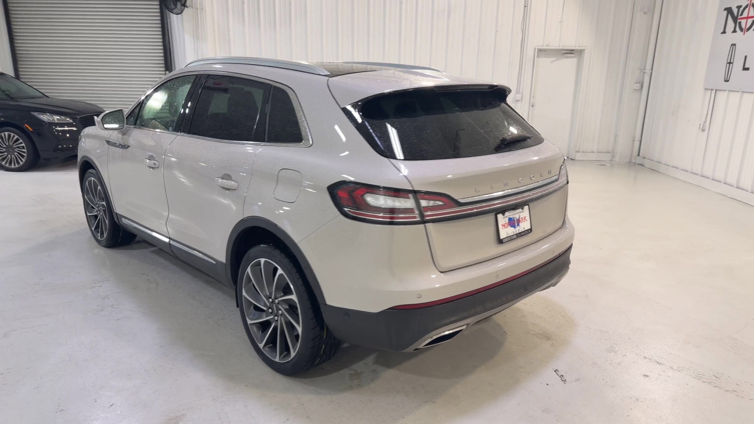 Used 2022 Lincoln Nautilus Reserve w/ Equipment Group 201A AWD/4WD image 7
