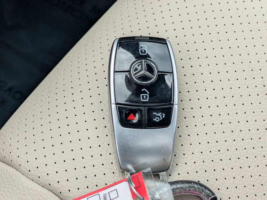 Used 2025 Mercedes-Benz GLE 450e 4MATIC image 27