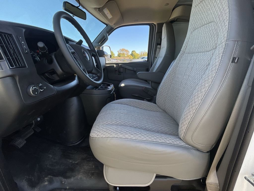 New 2025 GMC Savana 2500 Extended w/ Driver Convenience Package image 23