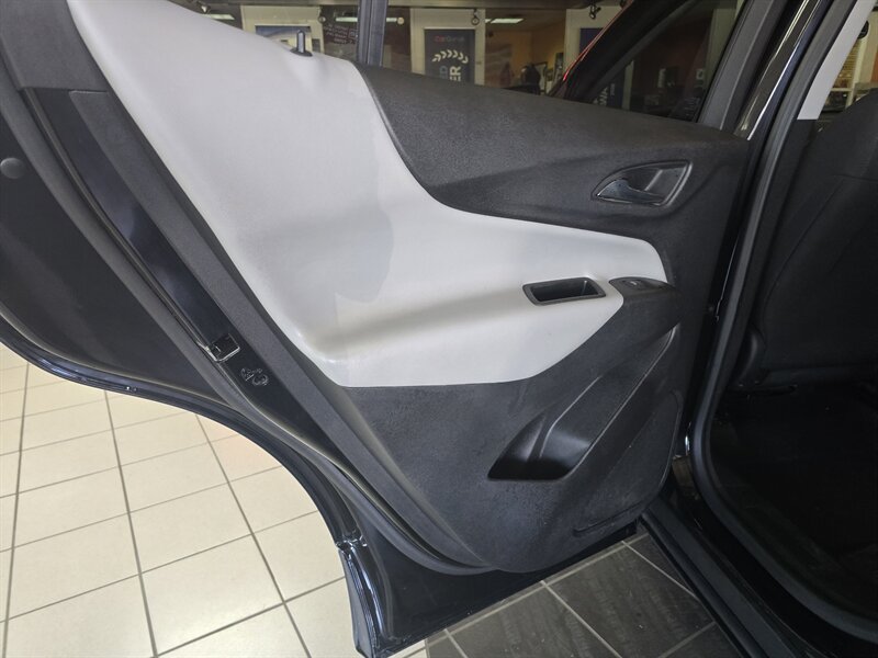 Used 2023 Chevrolet Equinox LS w/ LS Convenience Package FWD image 10