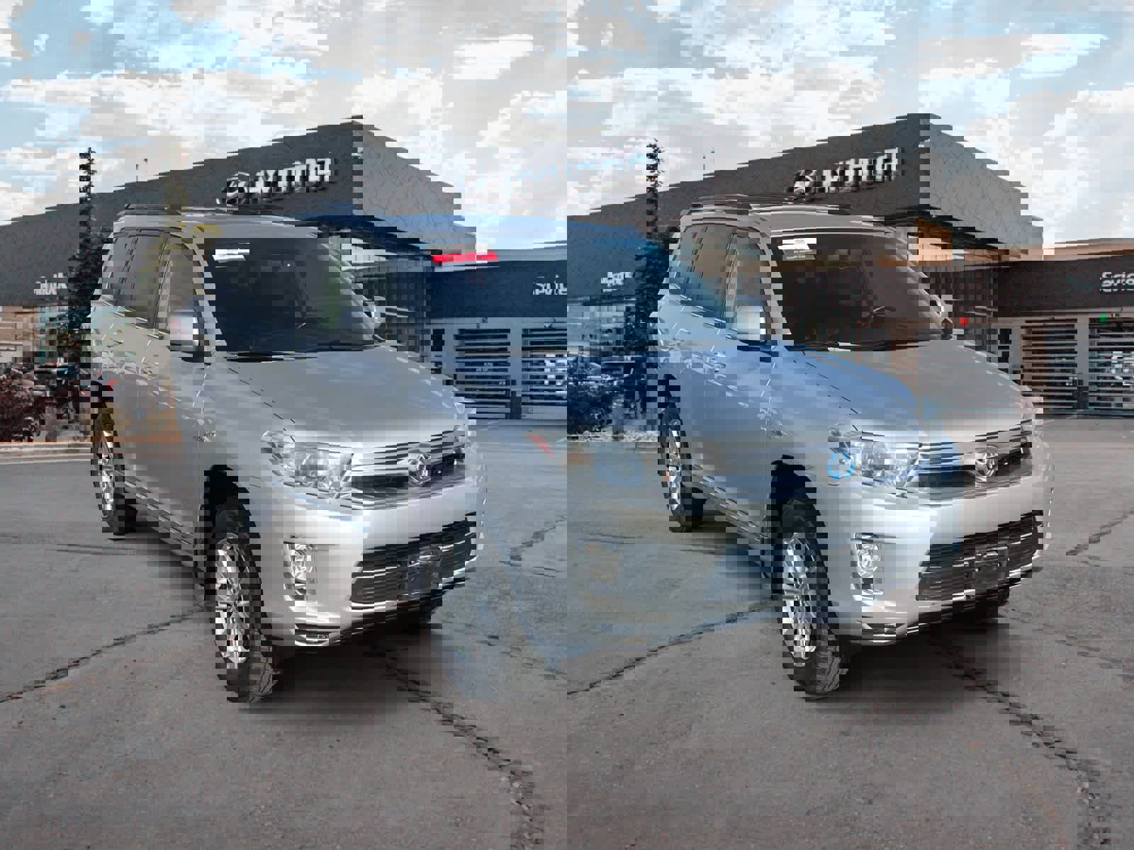 Used 2012 Toyota Highlander 4WD Hybrid w/ Leather Pkg image 7