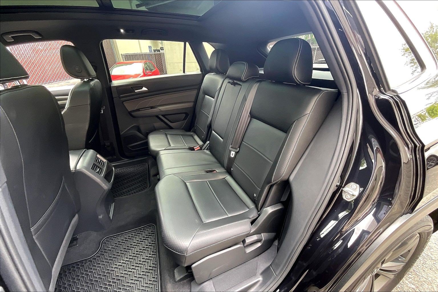 Certified 2022 Volkswagen Atlas Cross Sport SEL R-Line AWD/4WD image 25