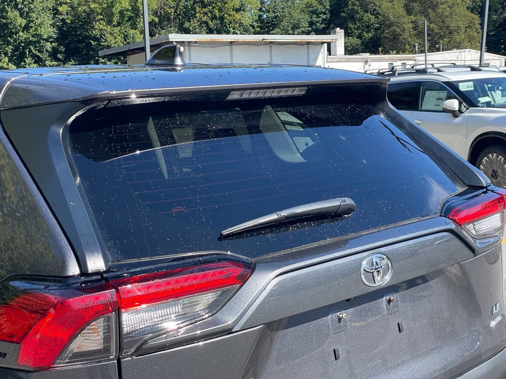Used 2025 Toyota RAV4 LE AWD/4WD image 32