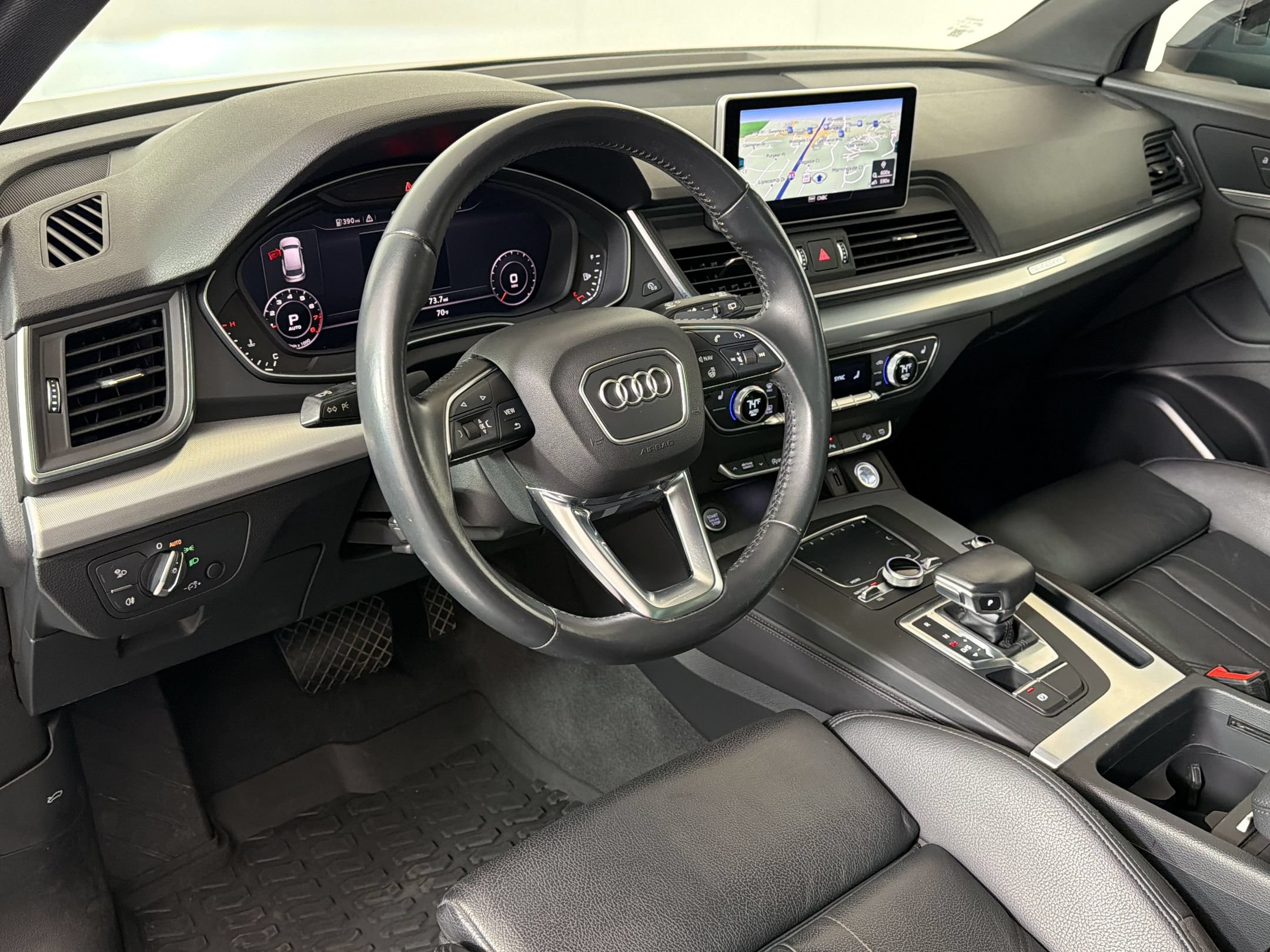 Used 2020 Audi Q5 2.0T Titanium Premium Plus w/ Premium Plus Package AWD/4WD image 4