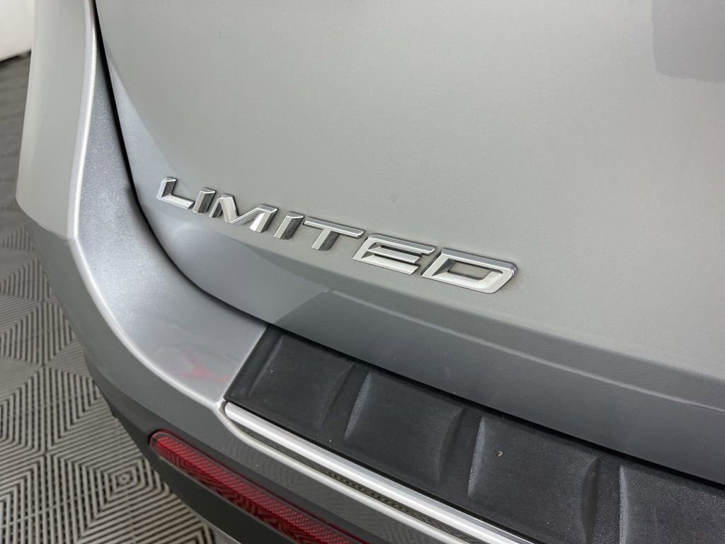 Used 2020 Ford Explorer Limited image 4