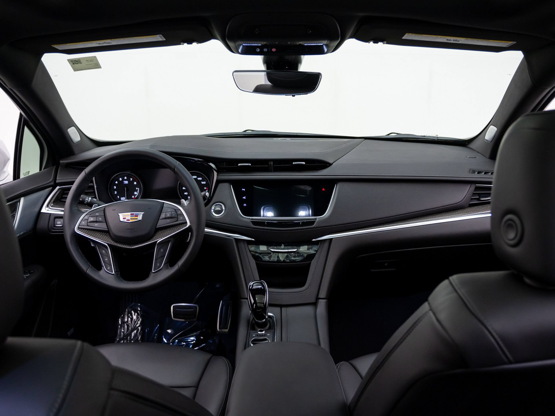Certified 2026 Cadillac XT5 Sportv w/ LPO, Onyx Lite Package AWD/4WD image 9