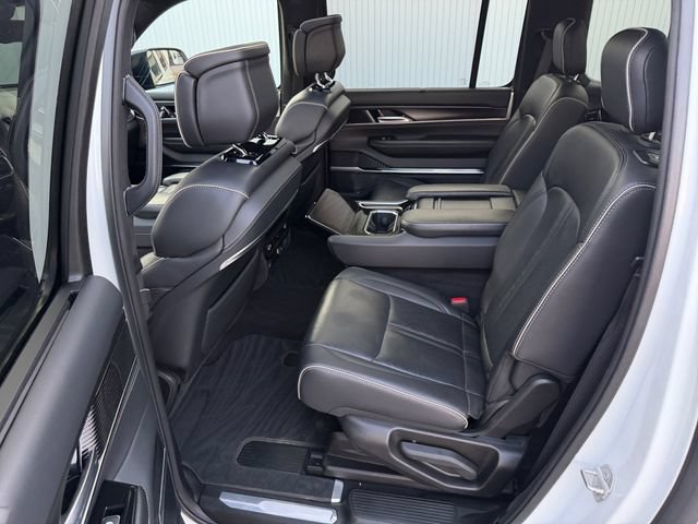 Used 2024 Jeep Grand Wagoneer L Series II w/ Quick Order Packagew 28T AWD/4WD image 18