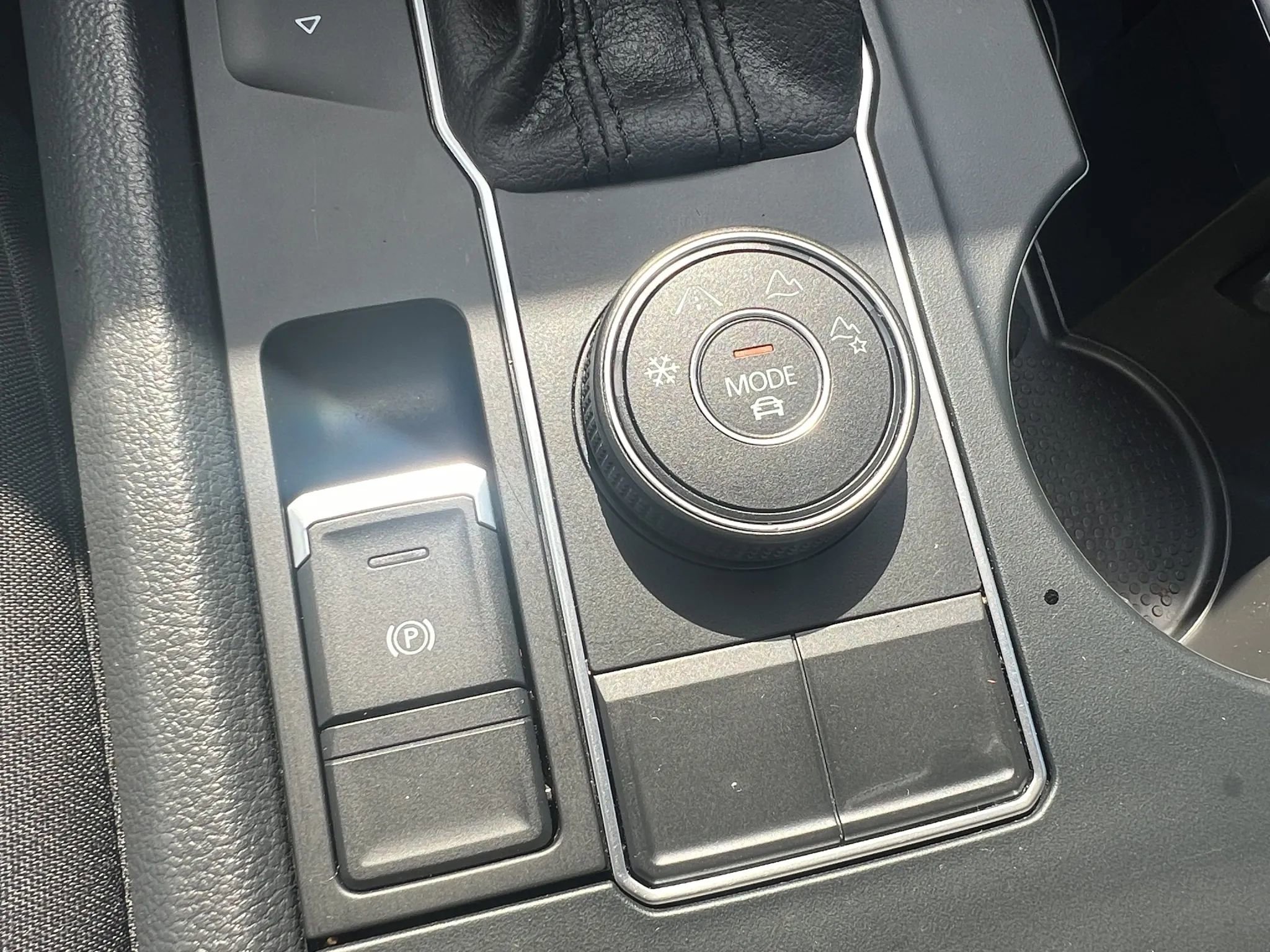 Used 2021 Volkswagen Atlas S image 21