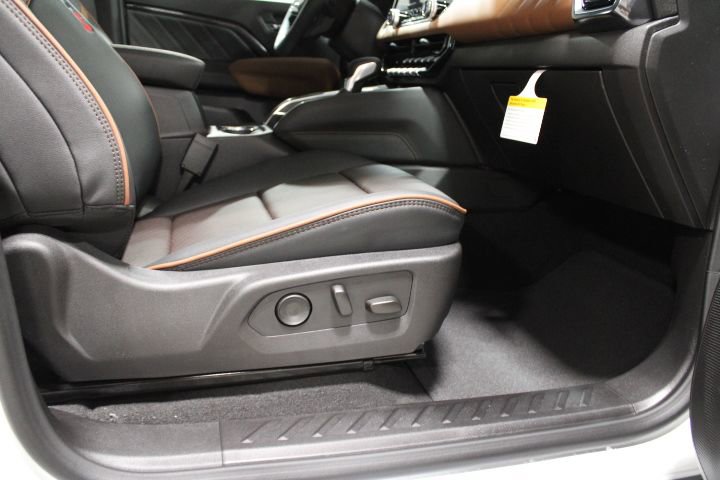 New 2026 GMC Canyon AT4 w/ Technology Plus Package AWD/4WD image 27