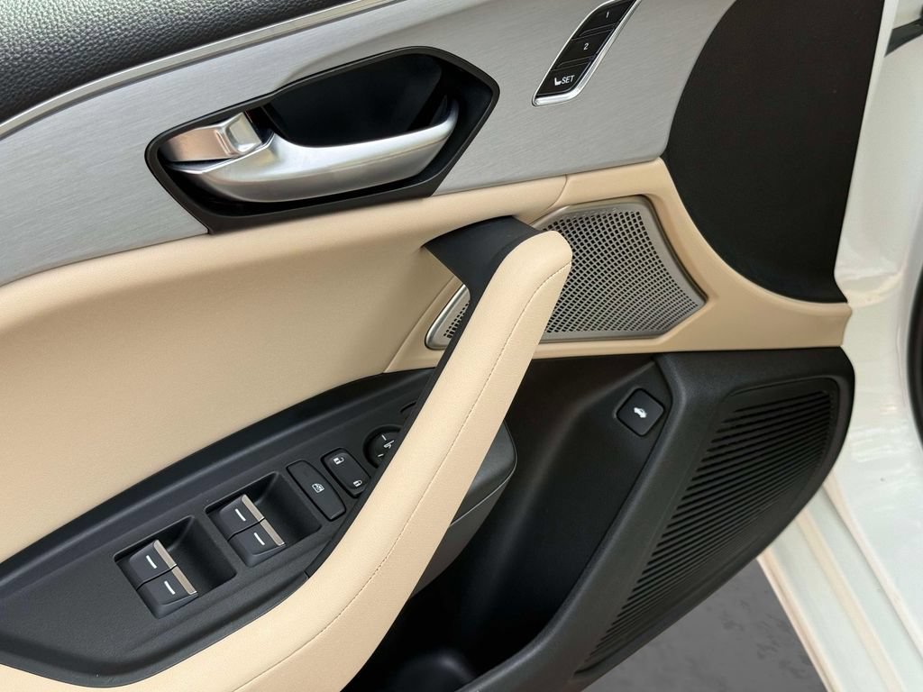 Certified 2025 Acura TLX w/ Technology Package FWD image 9