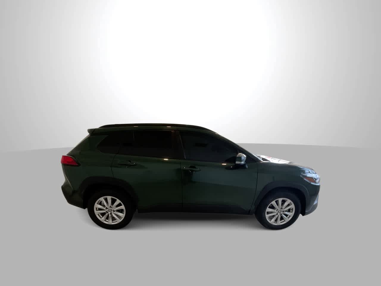 Used 2022 Toyota Corolla Cross LE w/ Moonroof Package AWD/4WD image 9