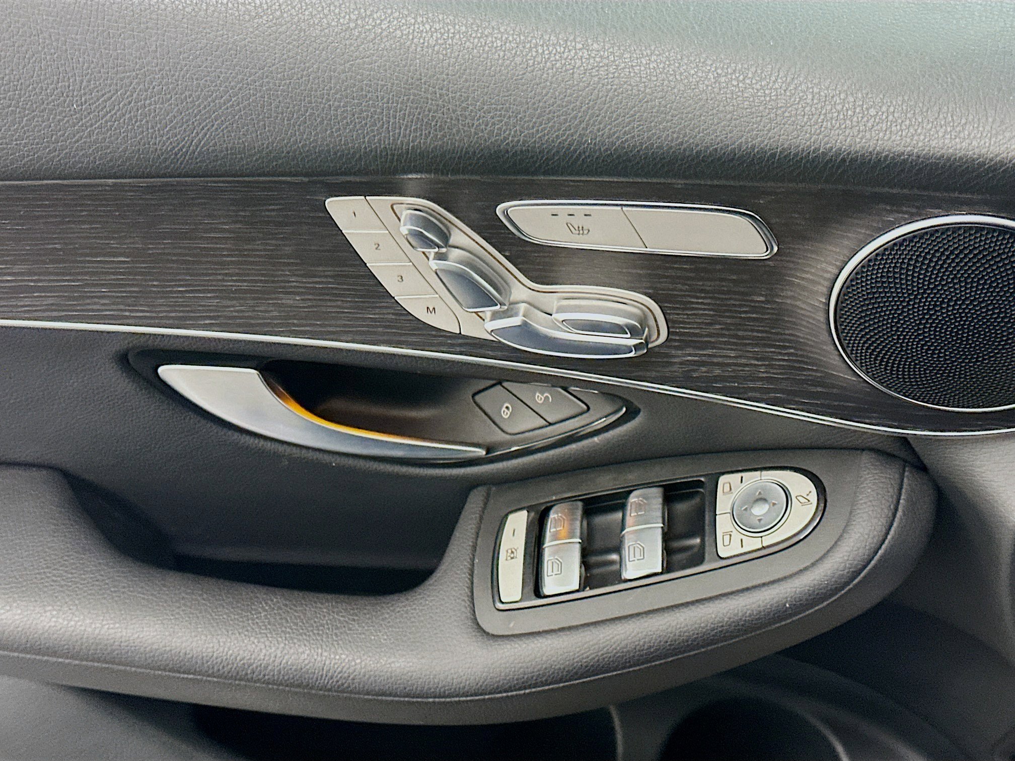 Used 2021 Mercedes-Benz GLC 300 4MATIC image 15