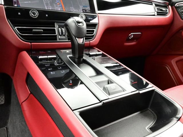 Certified 2023 Porsche Macan Turbo image 11