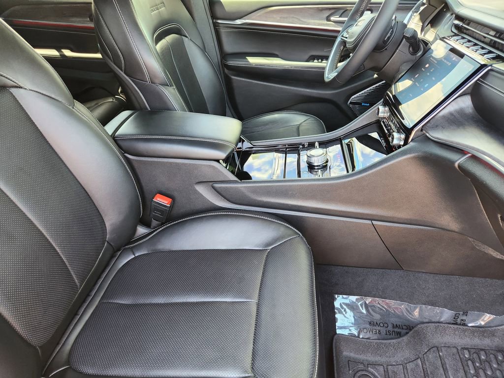 Used 2023 Jeep Grand Cherokee L Overland AWD/4WD image 5