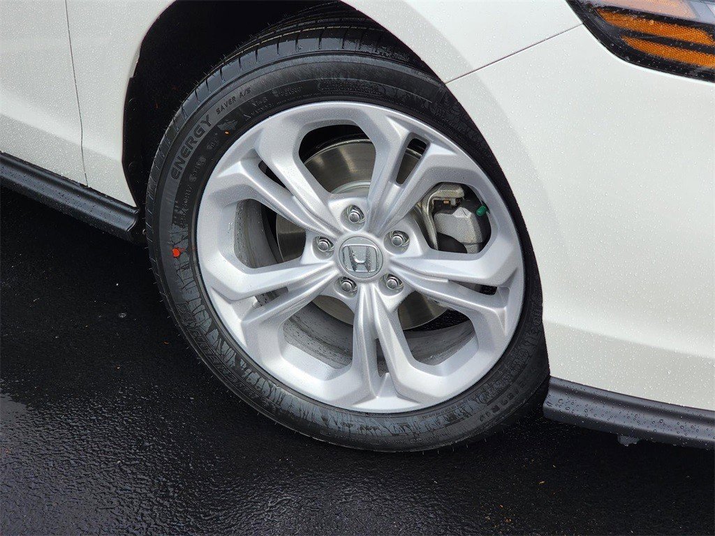 Certified 2025 Honda Accord LX image 14