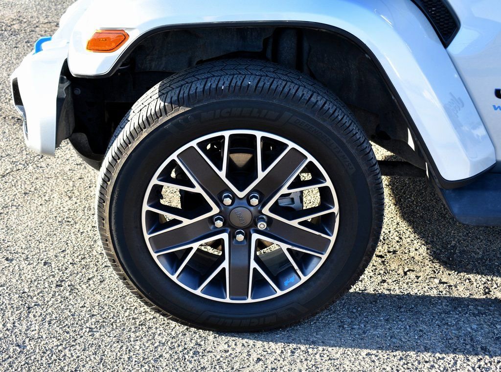 Used 2022 Jeep Wrangler Unlimited Sahara image 6