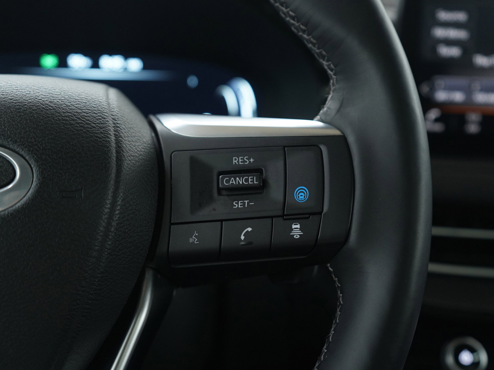 Used 2024 INFINITI QX60 Sensory image 30