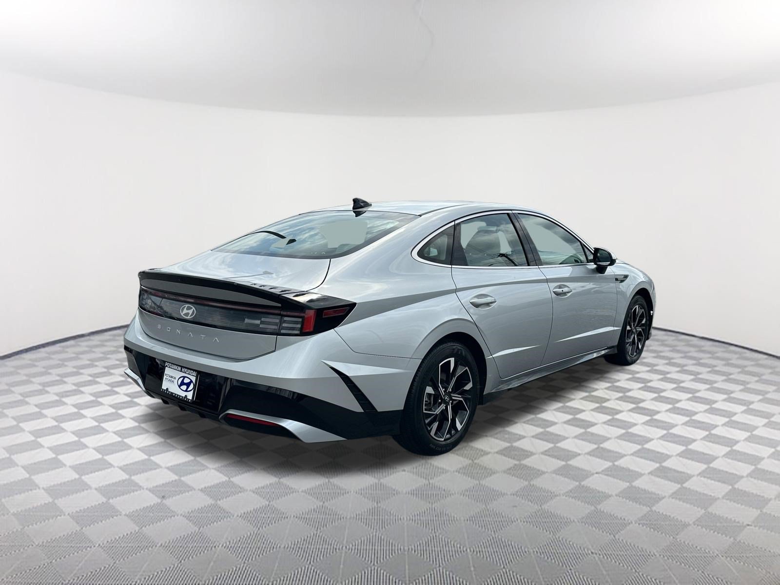 Used 2025 Hyundai Sonata SEL FWD image 5