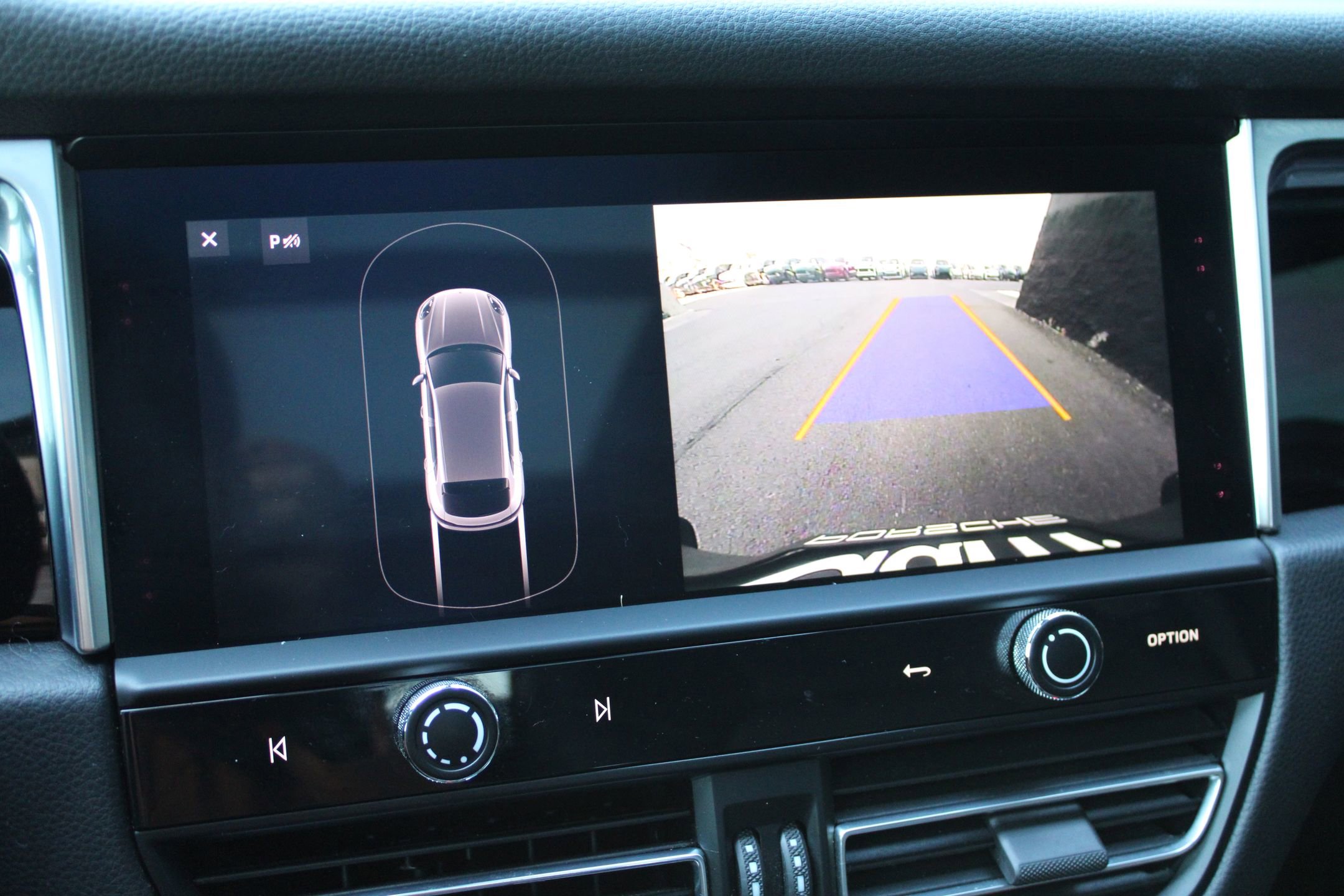 Used 2023 Porsche Macan image 18