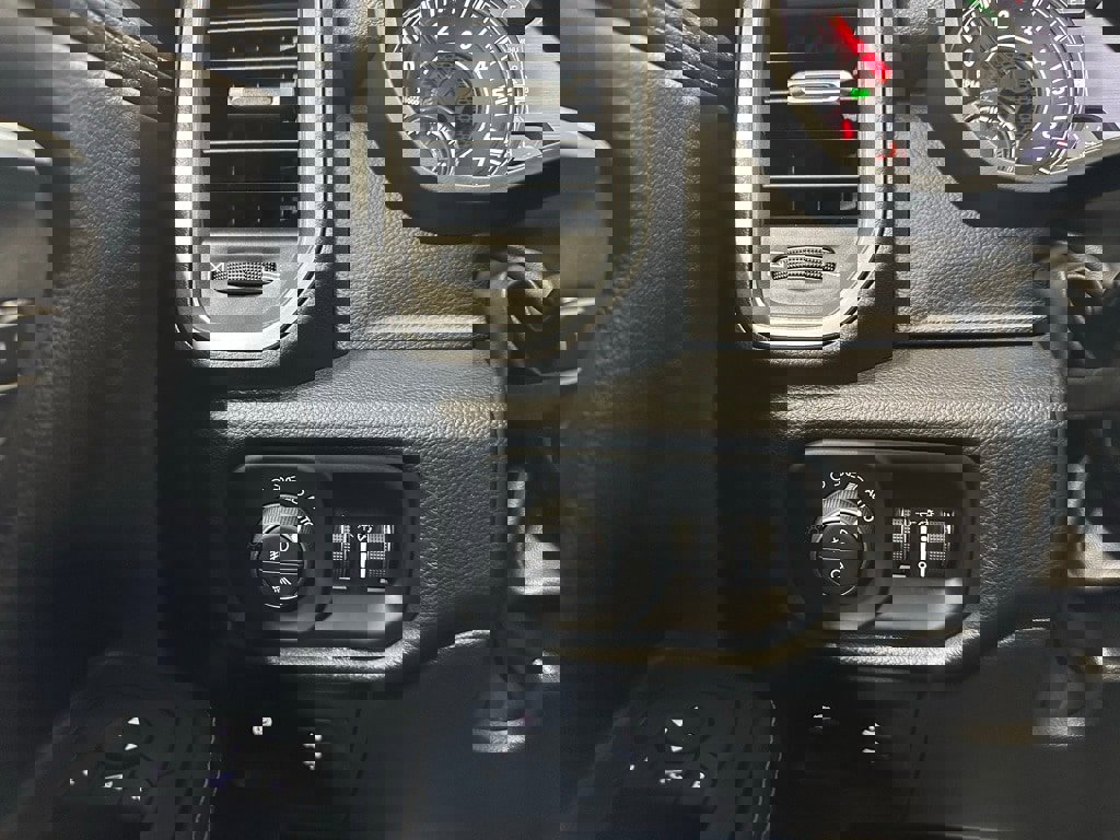 Used 2025 RAM 1500 Laramie image 18