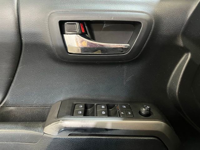 Used 2019 Toyota Tacoma Limited image 13