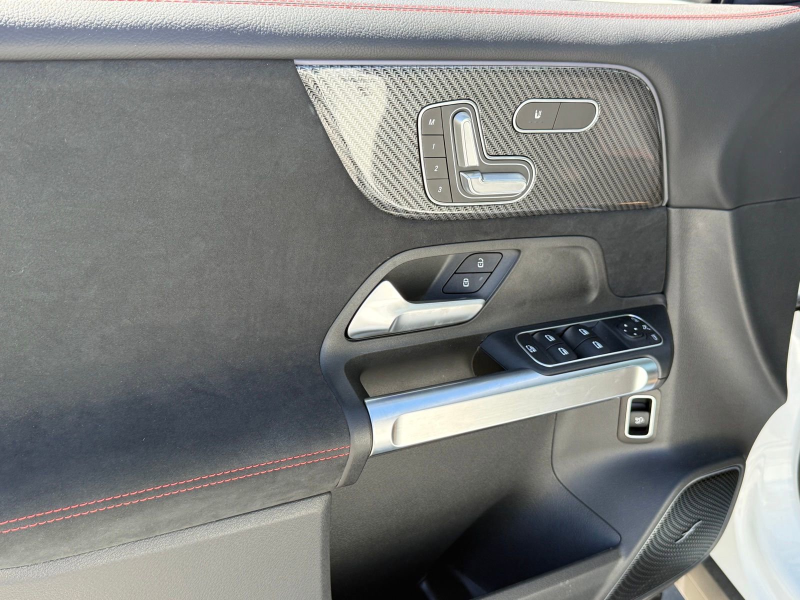 New 2026 Mercedes-Benz GLB 35 AMG 4MATIC image 17